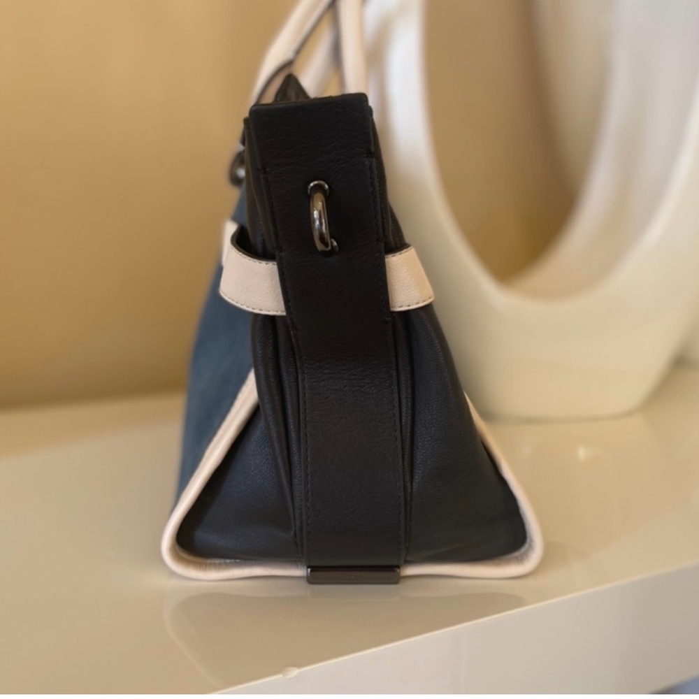 Coach swagger soft denim and navy bag. - Picture 3 of 12